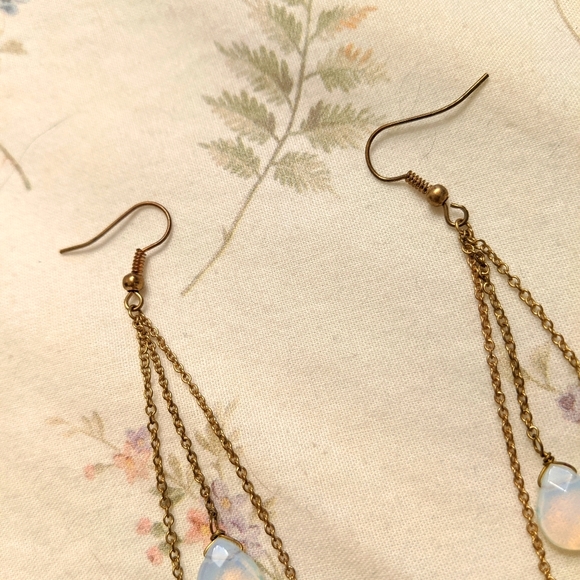 Vintage rain drop earrings - Picture 3 of 5